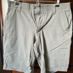 Under Armour Gray Flat Front Shorts Lightweight Casual Wear